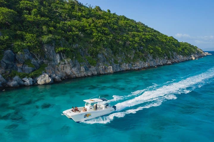 Full-Day Private Boat Charter: Best of the USVI — Snorkel, Beaches & Island Eats photo 1