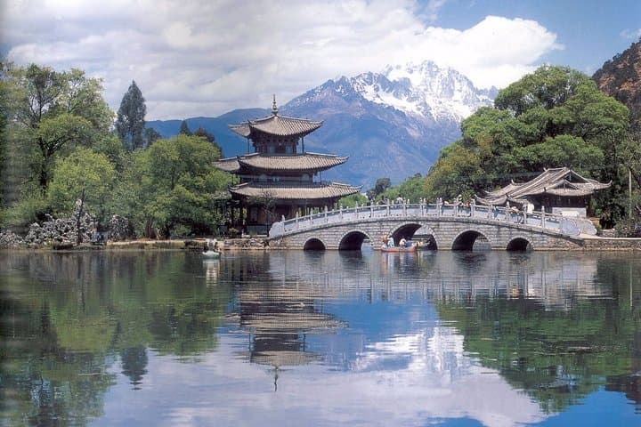 3-Day Private Lijiang Highlights: Jade Dragon Snow Mountain, Tiger Leaping Gorge & Impressions Show photo 6