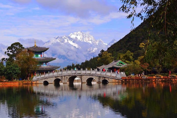 3-Day Lijiang Highlights: Bullet Train from Kunming to Jade Dragon & Tiger Leaping Gorge