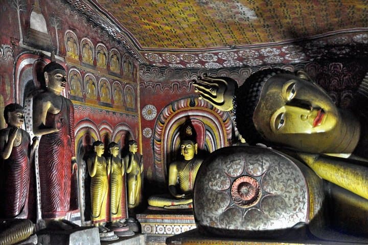 Colombo to Trincomalee: 2-Day Sigiriya, Elephant Safari & Polonnaruwa Transfer photo 2