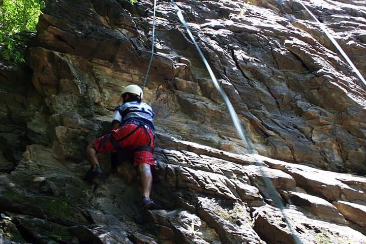 Rock Climbing in Kathmandu: Day Climbs at Nagarjun, Hattiban & Bimal Nagar photo 2