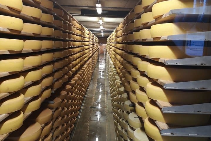 Zurich Region Cheese, Chocolate & Wine Day Trip — Factories, Vineyards & Tastings photo 2