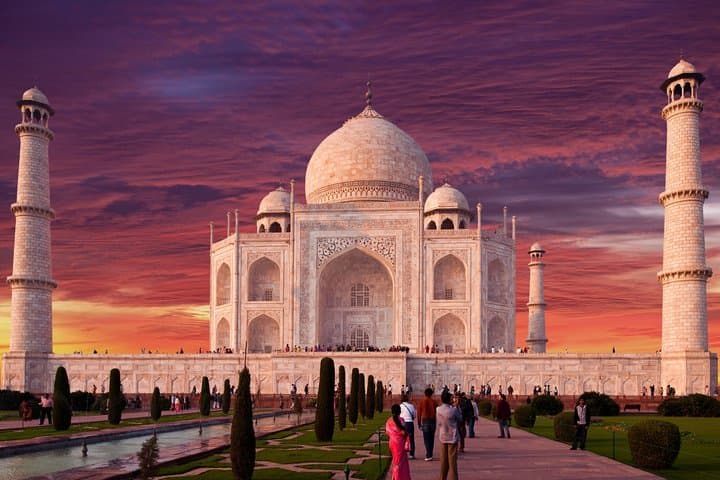 8-Day Golden Triangle Tour with Ranthambore Tigers and Udaipur Lakes photo 4