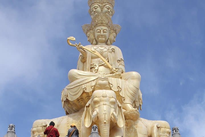 5-Day Private Tour from Shanghai to Chengdu & Mount Emei — Pandas, Leshan Buddha & Golden Summit photo 1