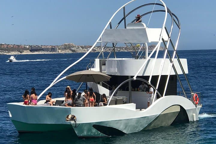 VIP Pelicano Luxury Cruise and Snorkel at El Arco, Cabo San Lucas photo 3