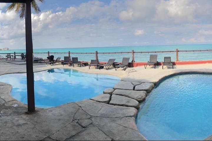 Private Big Bus Tour of Nassau: Custom 4-Hour Island Highlights photo 3