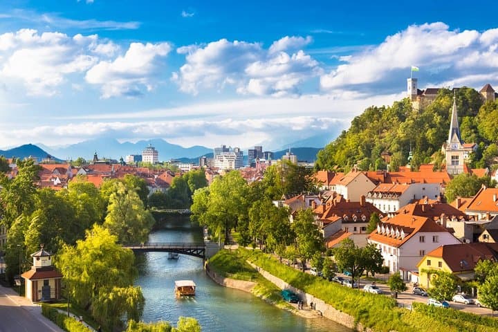 City Bike Tour Ljubljana: 2-Hour Guided Ride Along the Ljubljanica photo 5