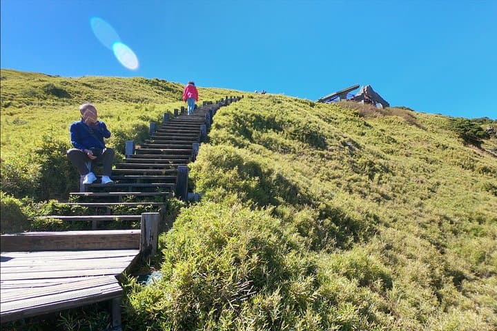 Sun Moon Lake & Mount Hehuan: 2-Day Private Tour from Taipei photo 3