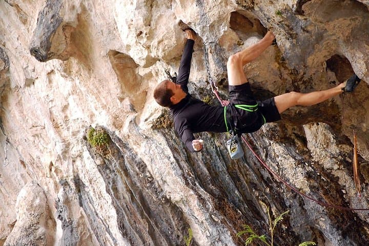 Rock Climbing in Kathmandu: Day Climbs at Nagarjun, Hattiban & Bimal Nagar photo 6