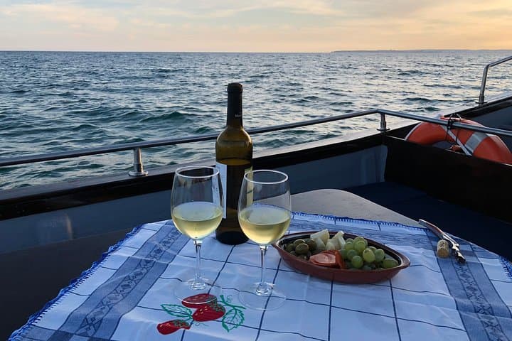 Portimão Sunset Boat Cruise to Alvor with Wine & Snacks photo 5