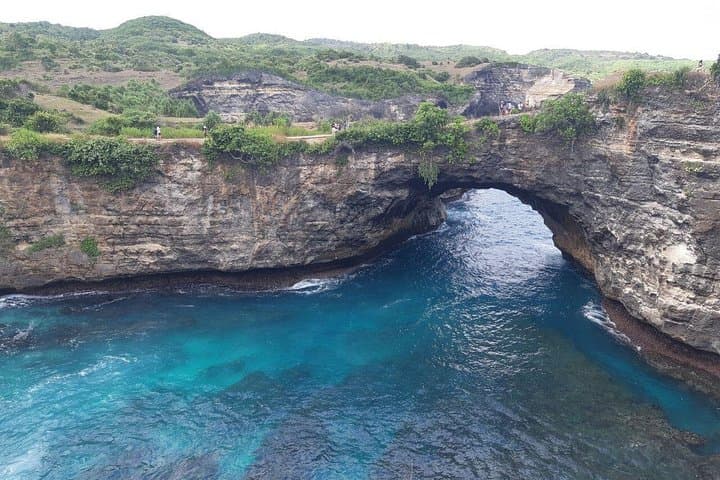 Nusa Penida Day Tour: Kelingking, Broken Beach, Angel's Billabong & Crystal Bay photo 2