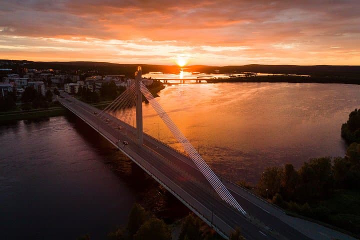 Midnight Sun Photography Tour in Rovaniemi: Capture Arctic Summer Light
