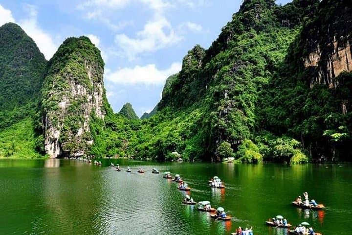 Vietnam Classic Discovery: 14-Day Cultural & Natural Highlights photo 2