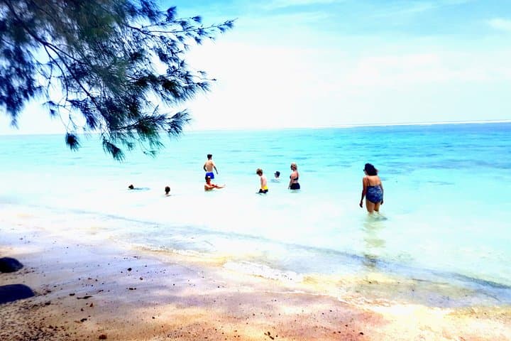 Explore Rarotonga Guided Bike Tour: Back Roads, Beach Lunch & Swim photo 6