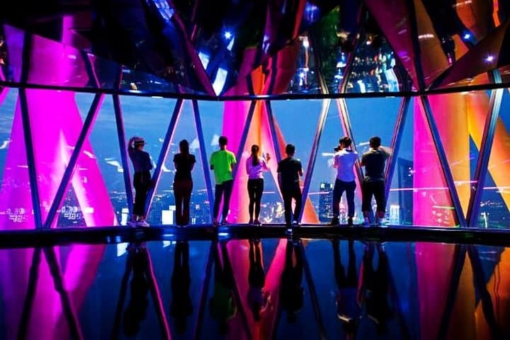 Guangzhou Night Experience: Canton Tower Skydeck & Pearl River VIP Cruise photo 4