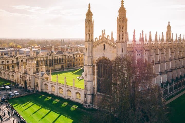 Oxford Academic & Literary Full-Day Tour from London