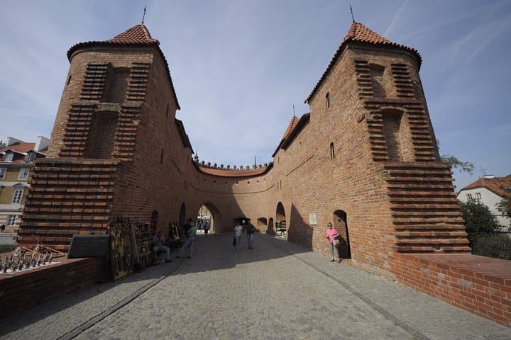 Private Warsaw Old Town & POLIN Museum Tour with Royal Castle photo 6
