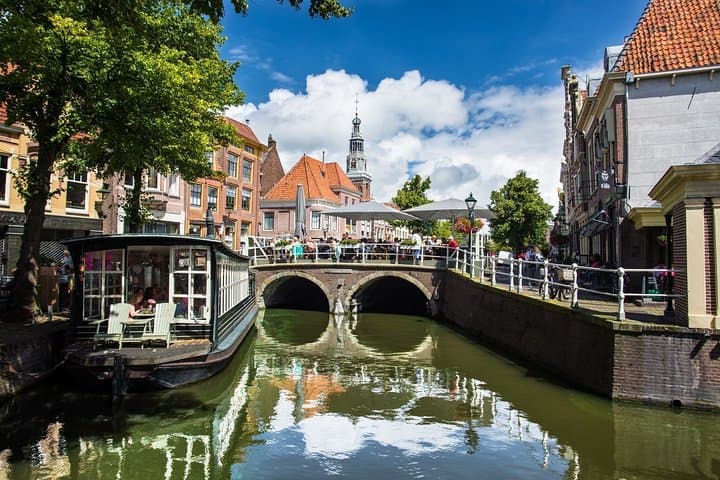 Alkmaar e-Scavenger Hunt: Self-Guided City Trail for Families and Groups photo 2