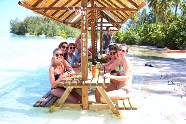 6-Hour Private Snorkeling and Motu Lunch Tour in Moorea Lagoon