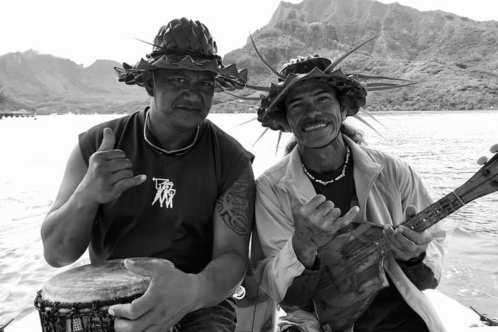 6-Hour Private Snorkeling and Motu Lunch Tour in Moorea Lagoon photo 2