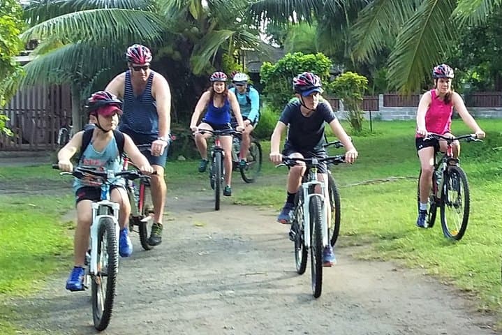 Lazy Sunday Rarotonga Bicycle Tour: Easy Coastal Ride with Local Lunch photo 4