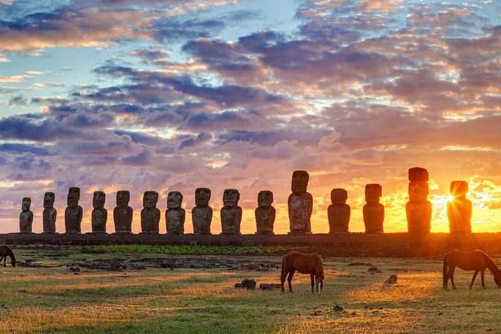 Full-Day Easter Island Moai Tour: Rano Raraku, Ahu Tongariki & Anakena photo 1