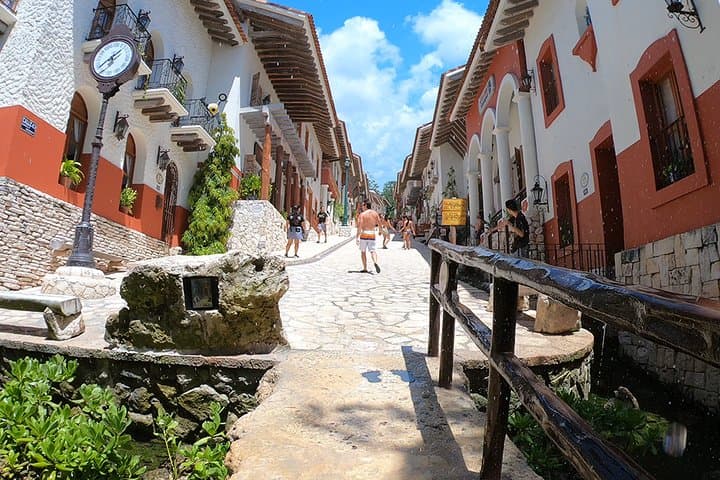 Private Roundtrip Transfer to Xplor, Xplor Fire & Xenses from Playa del Carmen photo 3