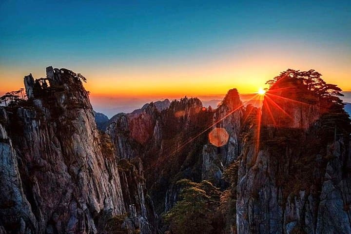 Sunrise on Huangshan: 2-Day Private Tour of Yellow Mountain & Xidi Village photo 3