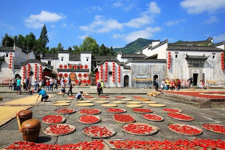Huangshan in Three Days: Sunrise on Yellow Mountain, Chengkan Village & Tunxi Old Street photo 4