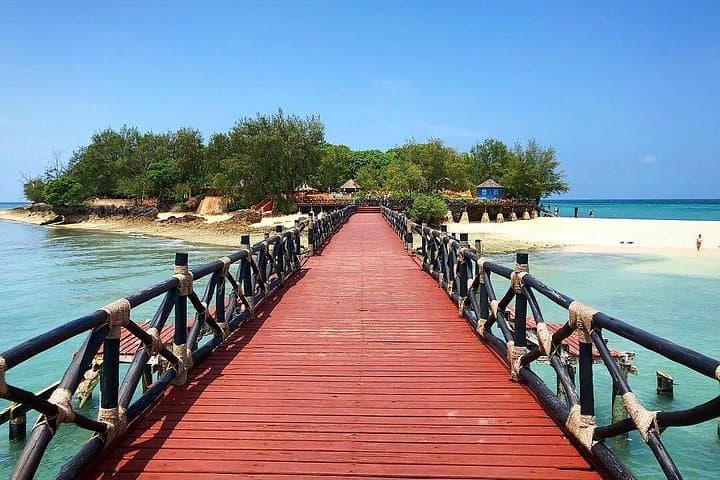 Full-Day Nakupenda Sandbank & Prison Island Tour from Stone Town photo 3