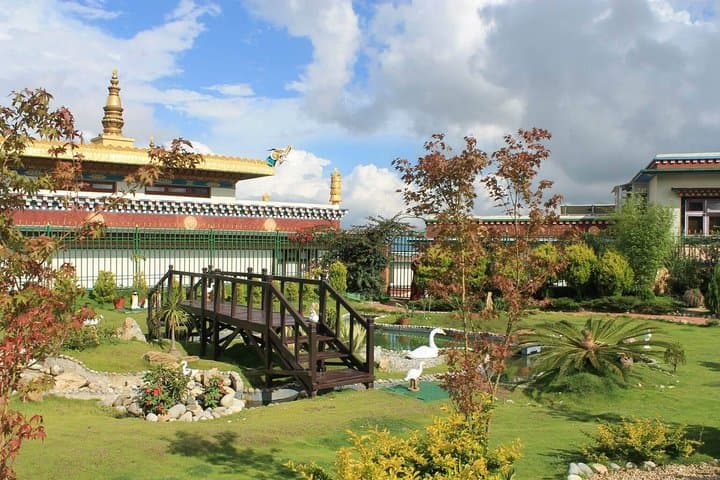 Kathmandu Short Day Hike + 1‑Hour Spa Massage: Easy Trails and Sauna Relaxation