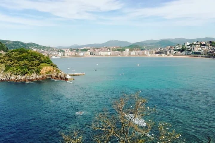 San Sebastián Electric Bike City Tour — Beaches, Views & Basque Culture