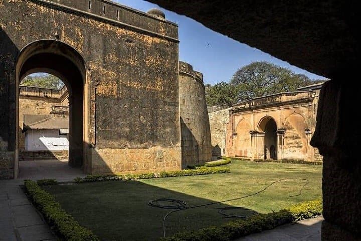 Sunshine Bangalore: Lal Bagh Botanical Garden and Tipu Sultan Fort Day Tour