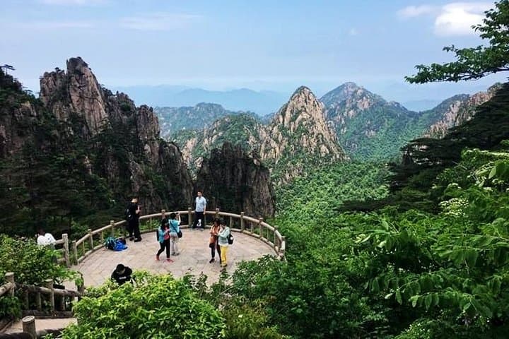 Hike Huangshan’s Xihai Grand Canyon: Private Day Tour to Bright Summit & Sea of Clouds photo 5