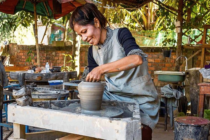 Hands-On Angkor: 2-Day Temple Tour and Khmer Pottery Experience