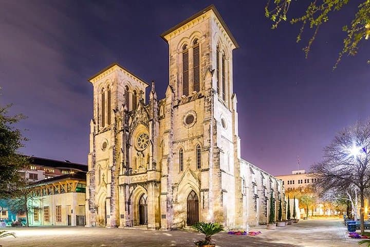 San Antonio Ghost Walking Tour: Night Walks Through the City's Haunted Core photo 4
