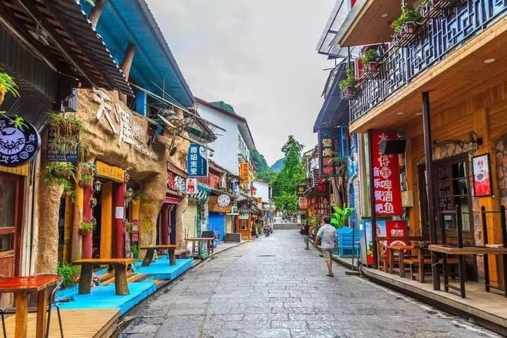 Li River Cruise Guilin to Yangshuo — West Street, Silver Cave & Moon Hill photo 3