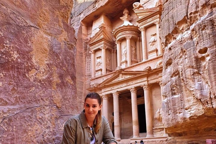 4-Day Jordan Private Tour — Petra, Wadi Rum, Dead Sea & Historic Sites