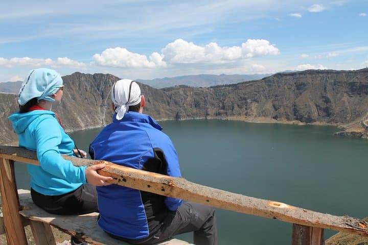 Quilotoa Loop: 2-Day Crater Hike & Andean Village Trek