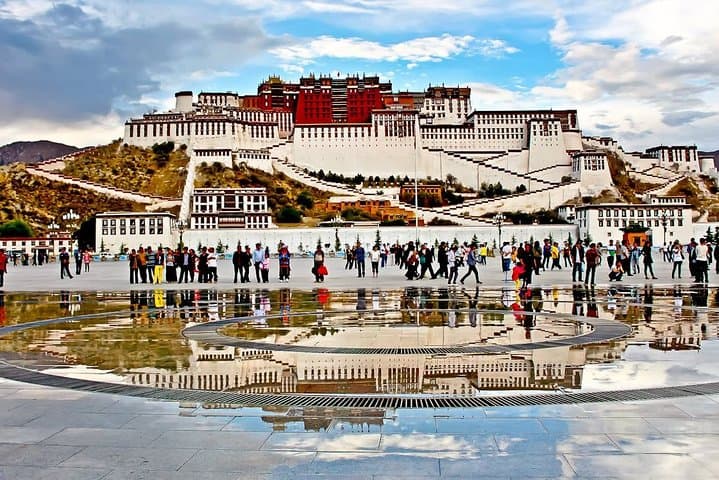 4-Day Lhasa Classic City Tour — Potala Palace, Jokhang & Monastery Highlights photo 3