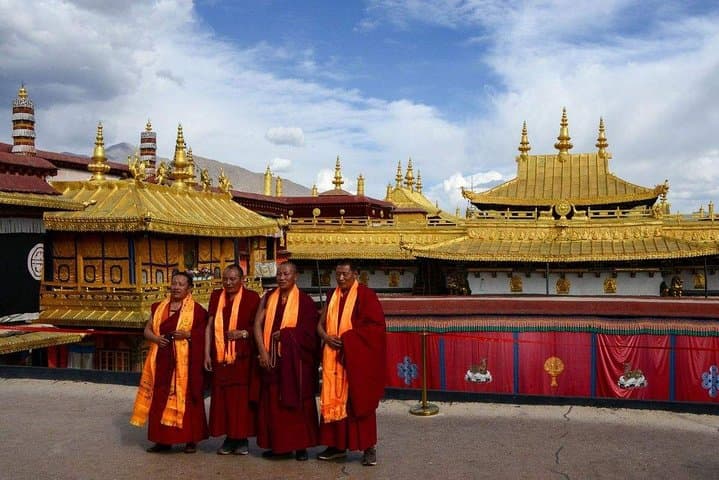 3-Day Private Tibet Tour from Shanghai: Lhasa, Yamdrok Lake & Khampa La Pass photo 5