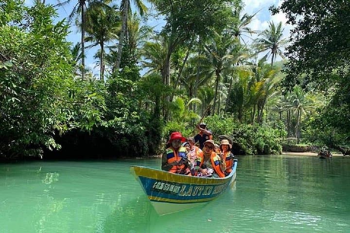 Full-Day Pacitan Adventure from Yogyakarta: Klayar Beach, Gua Gong & Maron River