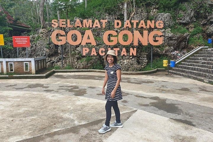 Full-Day Pacitan Adventure from Yogyakarta: Klayar Beach, Gua Gong & Maron River photo 4