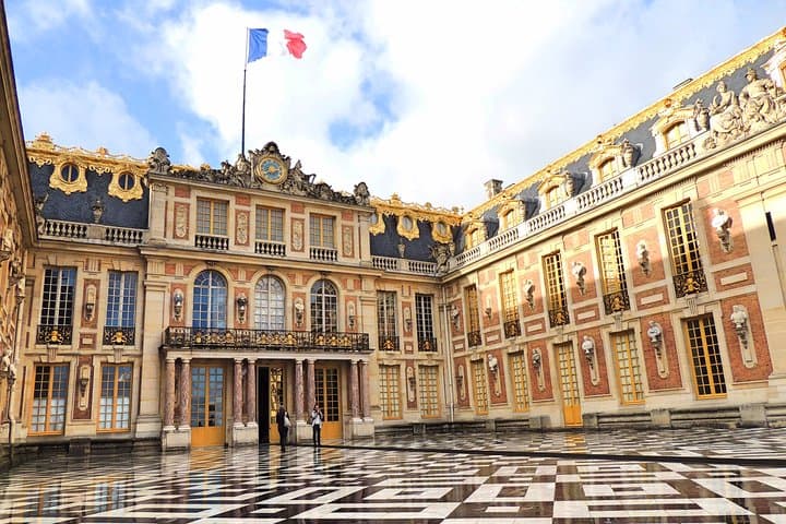 Skip-the-Line Versailles Small-Group Guided Tour from Paris