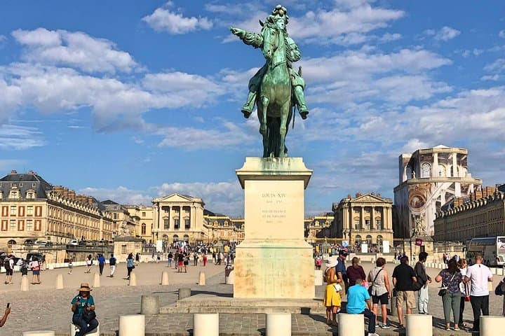 Skip-the-Line Versailles Small-Group Guided Tour from Paris photo 4