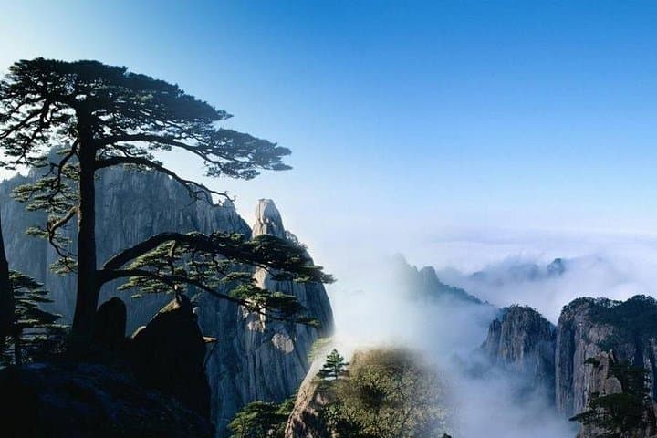 Huangshan & Hongcun: 2-Day Bullet-Train Private Tour from Nanjing
