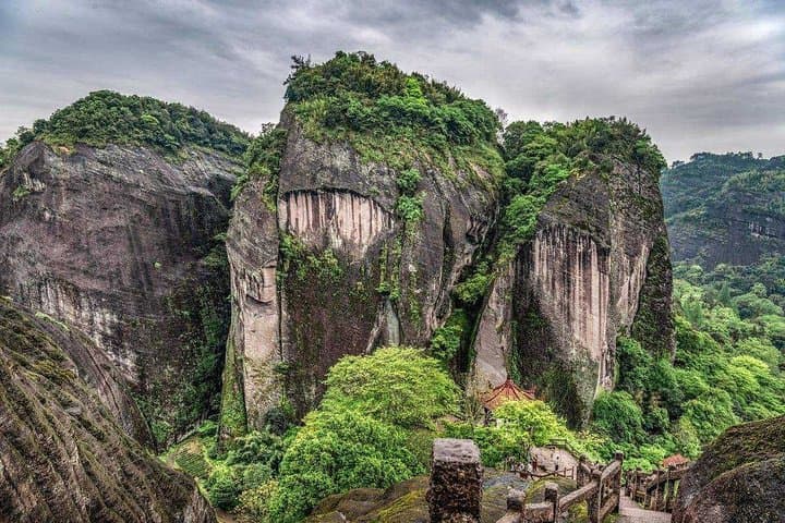 3-Day Mount Wuyi Private Tour — Bamboo Rafting, Heavenly Tour Peak & Xiamei Village photo 2