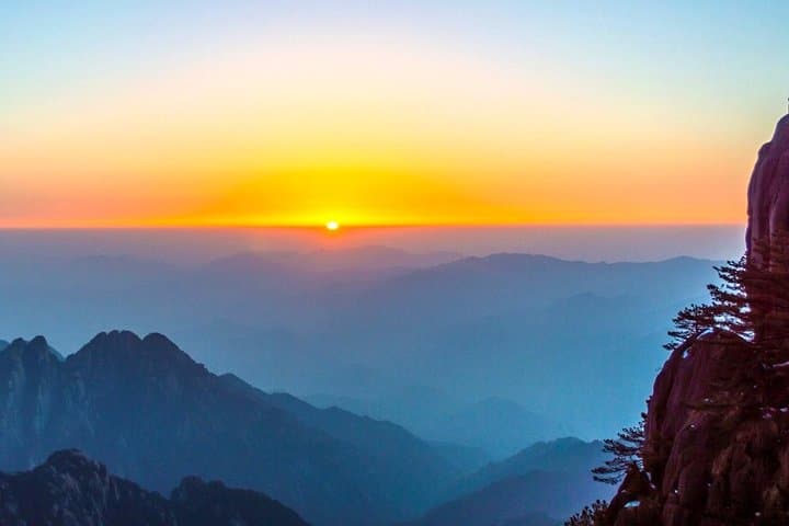 2-Day Mt Huangshan & Xidi Village Private Tour from Hangzhou — Bullet Train to Yellow Mountain photo 3