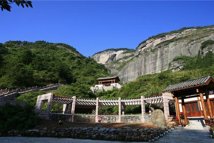 Langshan Mountain 2-Day Private Tour from Changsha — Red Cliffs & Fuyi River photo 6