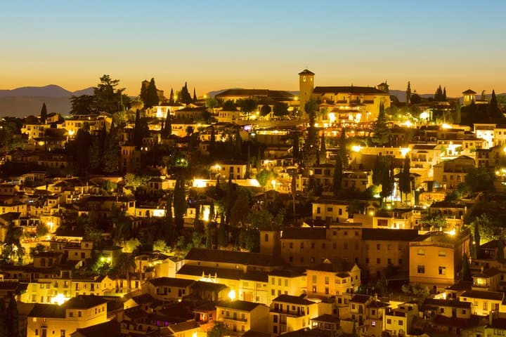 Moonlit Albaicin & Sacromonte Private Night Tour — San Nicolás Views photo 4